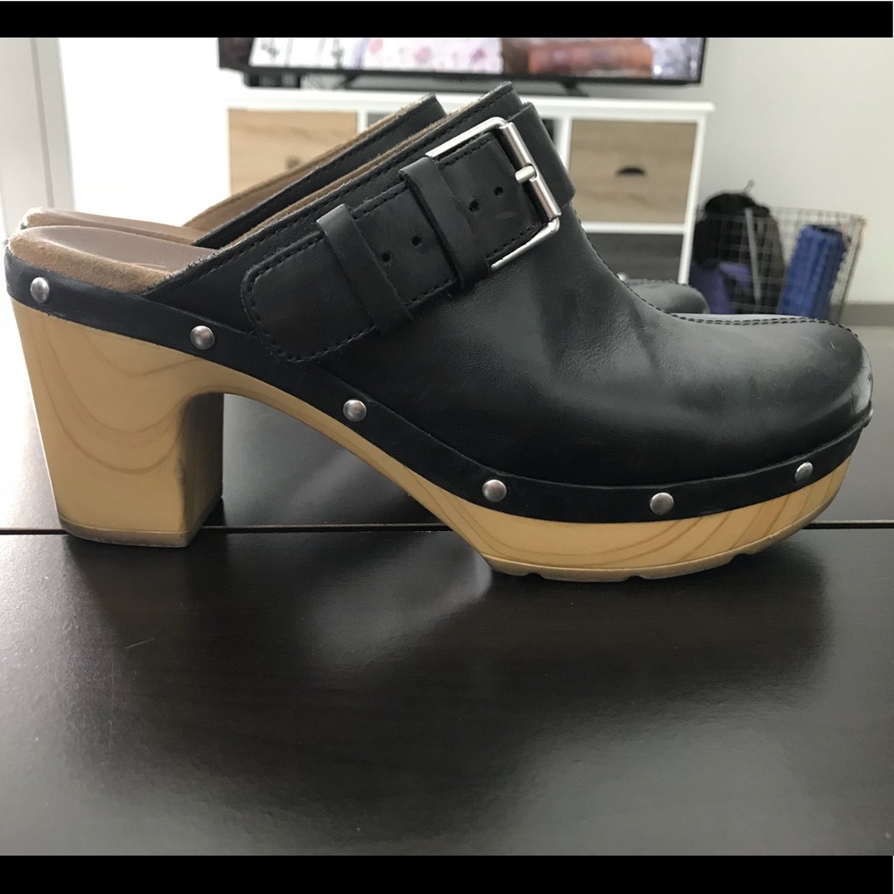 Clark’s clogs